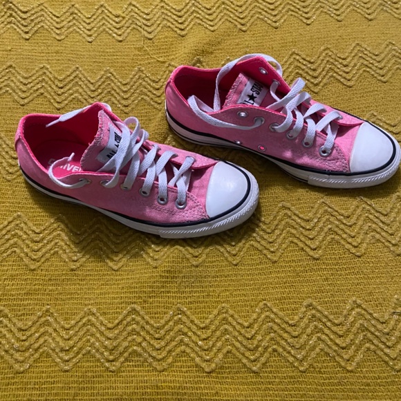 Converse - Picture 2 of 4